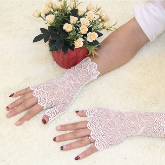Cradle Of Goth Lace Gloves MISCELLANEOUS 2 Cradle Of Goth Lace Gloves MISCELLANEOUS