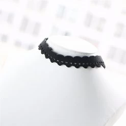 Cradle Of Goth Lurking Skulls Choker