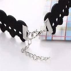 Cradle Of Goth Lurking Skulls Choker