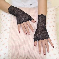 Cradle Of Goth Lace Gloves MISCELLANEOUS